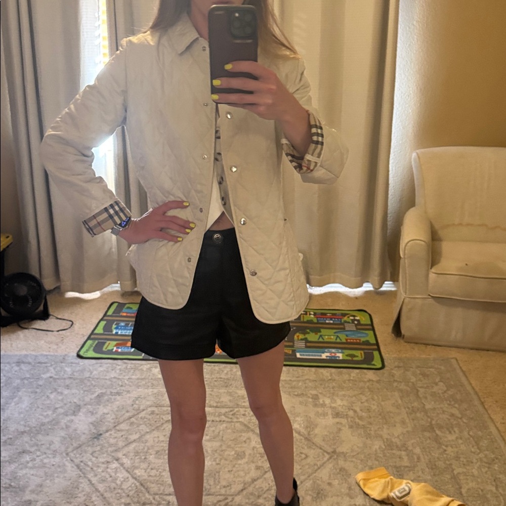 Burberry Quilted Jacket - Excellent condition! Size medium; color cream/beige - Picture 10 of 12